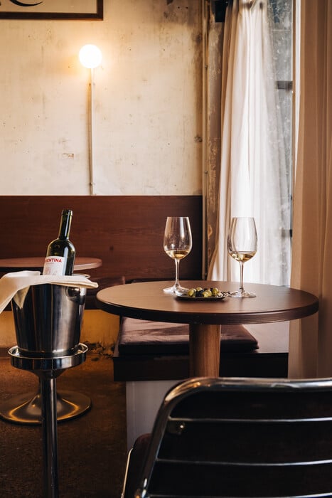 Αρτζεντίνα: Το ολοκαίνουριο αθηναϊκό μπαρ που μοιάζει να ήταν πάντα εκεί