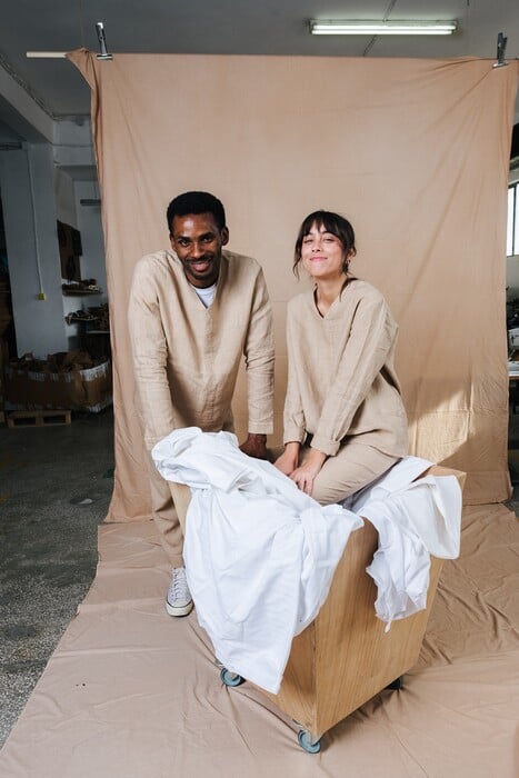 This was a sheet: Όταν τα λινά των ξενοδοχείων γίνονται uniforms & amenities με πράσινο αποτύπωμα