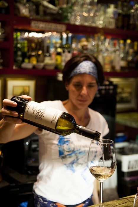 Βόλτα στα 10 καλύτερα wine bars της Αθήνας