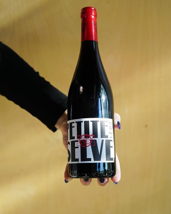 ΕΠΕΞ Βόλτα στα 10 καλύτερα wine bars της Αθήνας