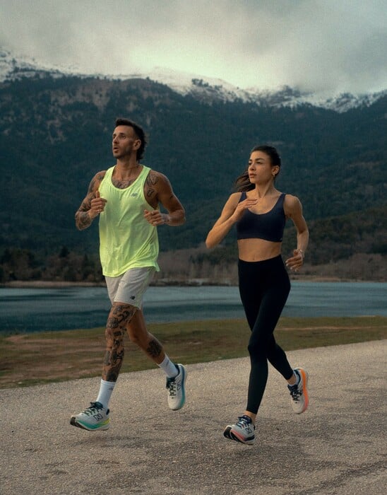 Γιατί το νέο 1080 της New Balance είναι αυτό που ψάχνεις σε ένα everyday running shoe