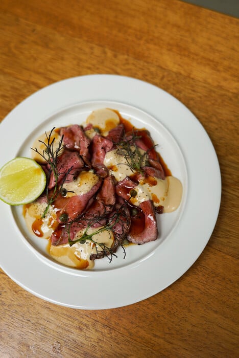 ΕΠΕΞ Βόλτα στα 10 καλύτερα wine bars της Αθήνας