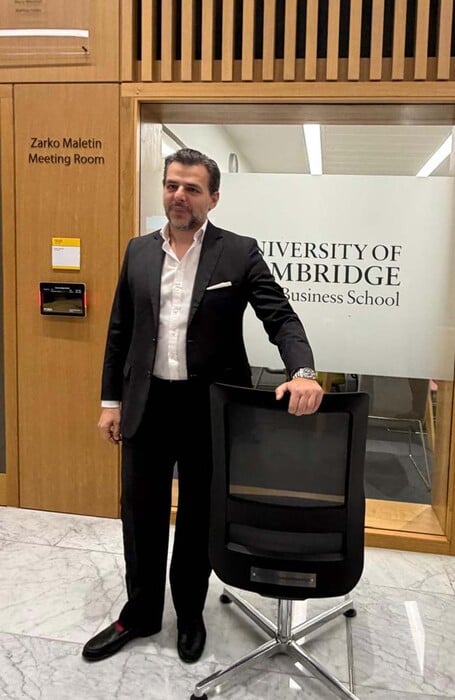 Ο Πρόεδρος του Ομίλου Ιατρικού Αθηνών έδωσε διάλεξη στο Πανεπιστήμιο του Cambridge