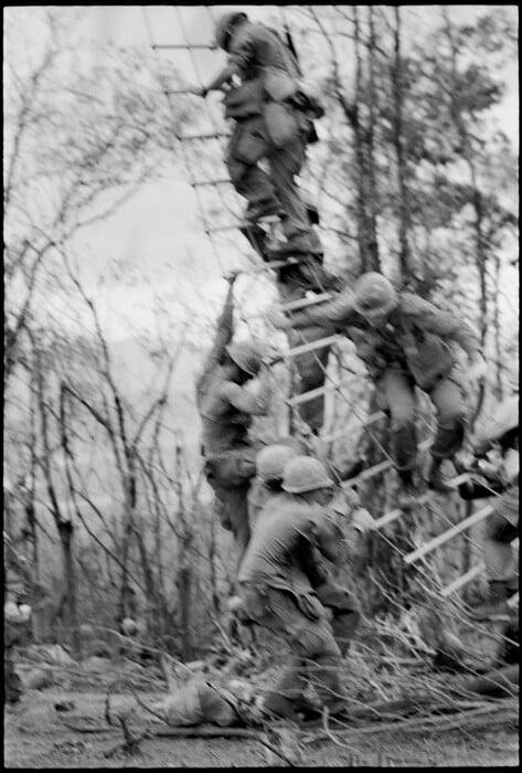 Ο πόλεμος του Βιετνάμ μέσα από τον ατρόμητο φακό της Κάθριν Λερουά 