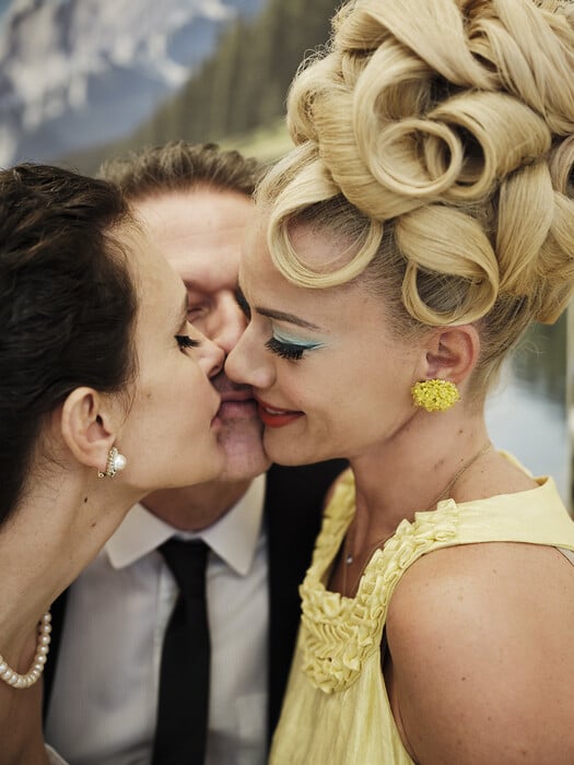 Τζένη Τζένη: Οι πρώτες Φωτογραφίες από την πολυαναμενόμενη παραγωγή σε σκηνοθεσία του Νίκου Καραθάνου