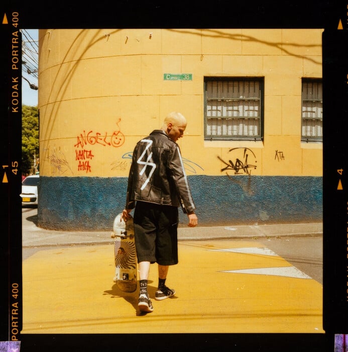 «Touching Ground»: Η ατρόμητη skate κουλτούρα του Μεντεγίν