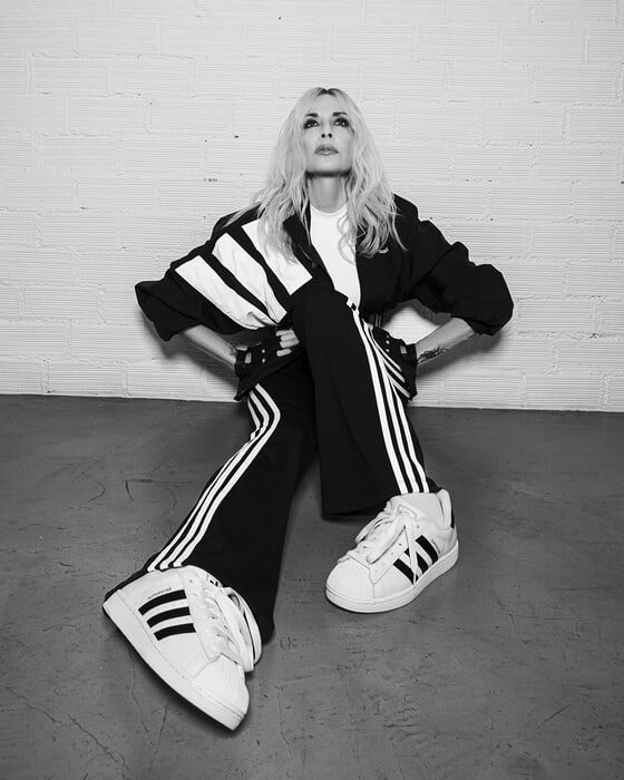 Τα adidas Originals παρουσιάζουν το επόμενο κεφάλαιο του εμβληματικού Superstar