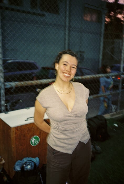 Ο τρυφερός, αναλογικός κόσμος της Ληλένας Μαρίνου