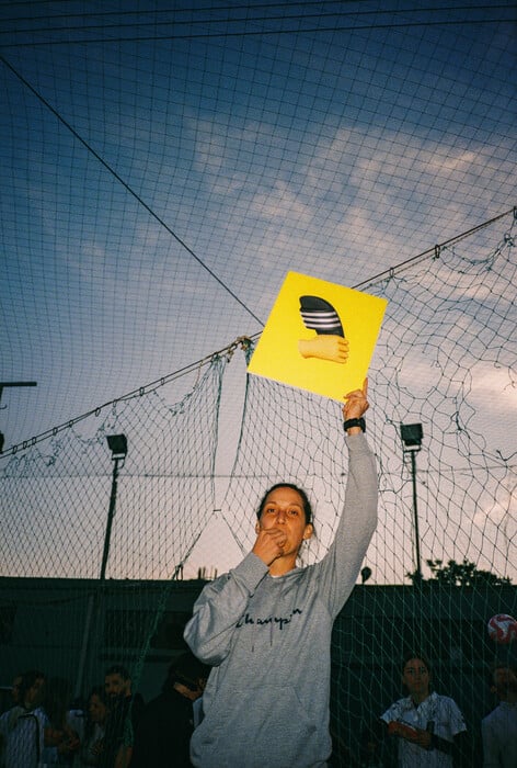 Ο τρυφερός, αναλογικός κόσμος της Ληλένας Μαρίνου