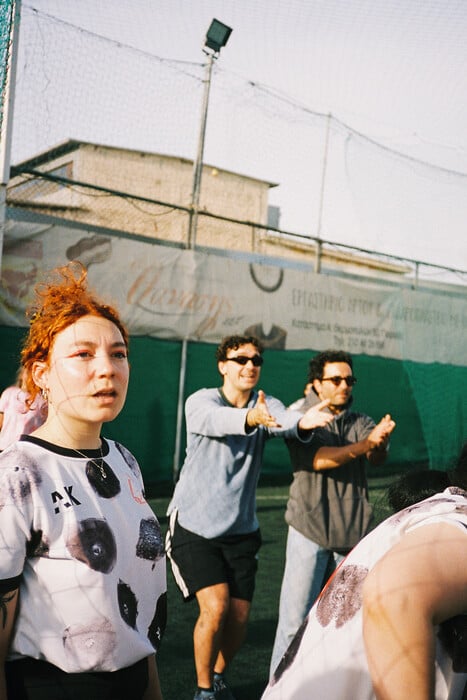 Ο τρυφερός, αναλογικός κόσμος της Ληλένας Μαρίνου