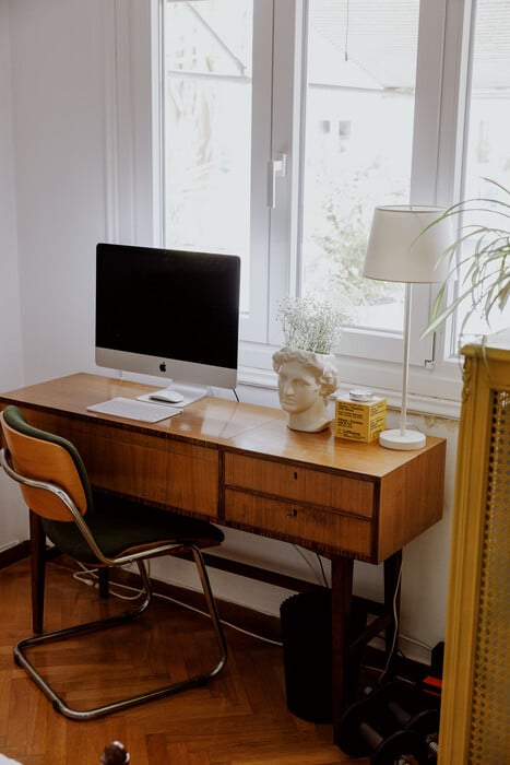 Ένα σπίτι που δεν κρύβεται/Ένα ηλιόλουστο ρετιρέ με vintage ψυχή