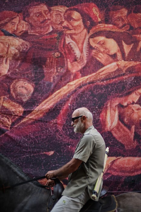 Γιατί ’ναι μαύρα τα βουνά;