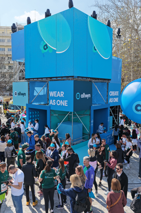 Περισσότεροι από 30.000 δρομείς έτρεξαν σαν ένα στον Ημιμαραθώνιο της Αθήνας