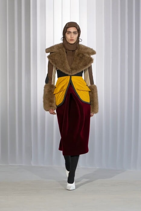 Licence to Play Ή Παίζοντας (σκληρά) με τη μόδα.