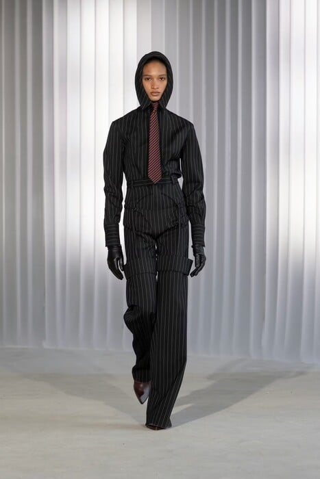 Licence to Play Ή Παίζοντας (σκληρά) με τη μόδα.