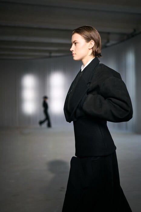 Licence to Play Ή Παίζοντας (σκληρά) με τη μόδα.