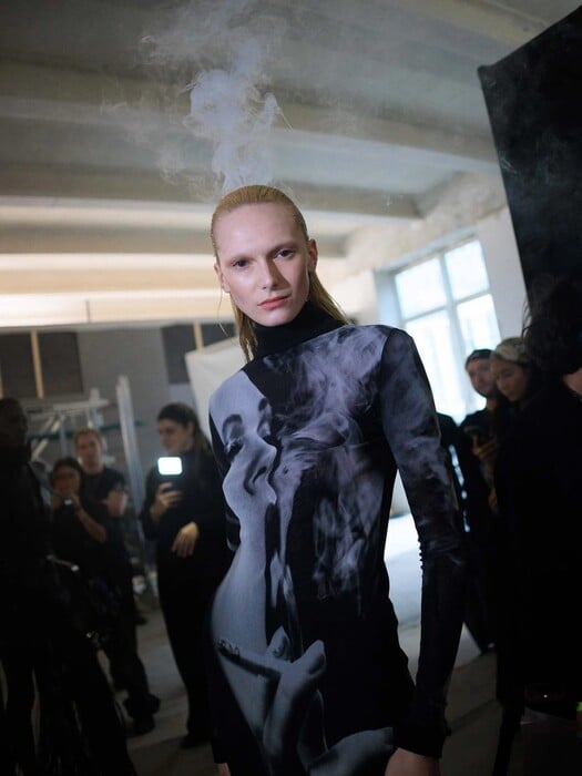 Licence to Play Ή Παίζοντας (σκληρά) με τη μόδα.