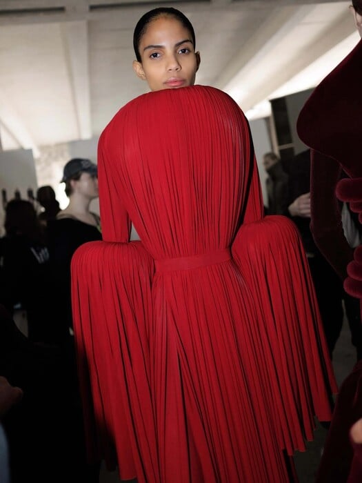 Licence to Play Ή Παίζοντας (σκληρά) με τη μόδα.