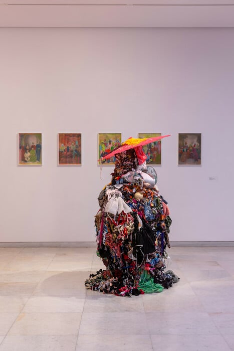 «Είσαι ό,τι φοράς», μια έκθεση για την τέχνη και το ρούχο στον 21ο αιώνα