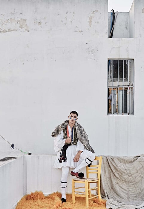 «Είσαι ό,τι φοράς», μια έκθεση για την τέχνη και το ρούχο στον 21ο αιώνα