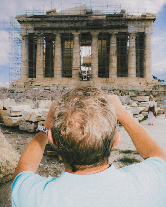 Οι όμορφες, μικρές στιγμές της Αθήνας με τη ματιά του Ντάγκλας Μάρτιν Έβελι