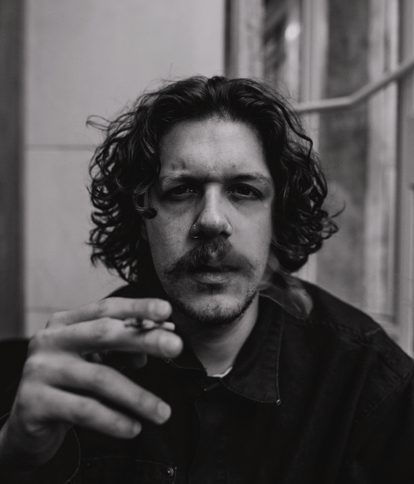 Οι όμορφες, μικρές στιγμές της Αθήνας με τη ματιά του Ντάγκλας Μάρτιν Έβελι