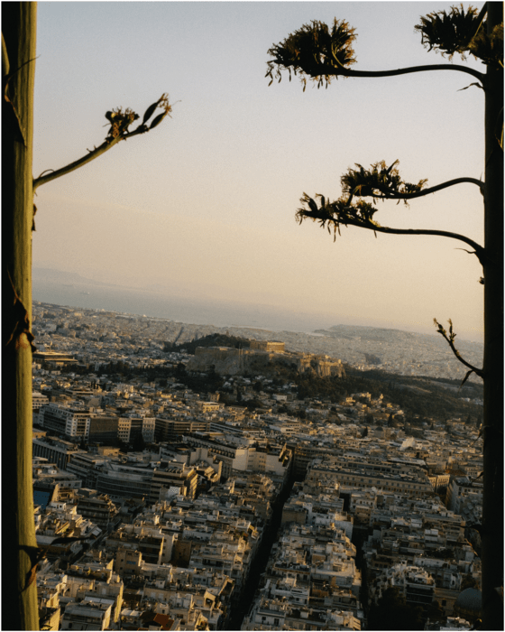 Οι όμορφες, μικρές στιγμές της Αθήνας με τη ματιά του Ντάγκλας Μάρτιν Έβελι