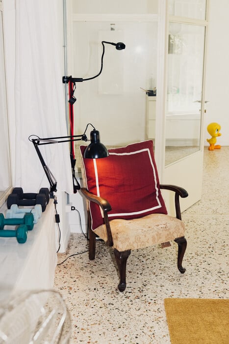 ΕΠΕΞ Ένα σπίτι όπου τα μπάνια έχουν πρωταγωνιστικό ρόλο/Ένα σπίτι με το γούστο του καλλιτέχνη και όλα φτιαγμένα από τον ίδιο