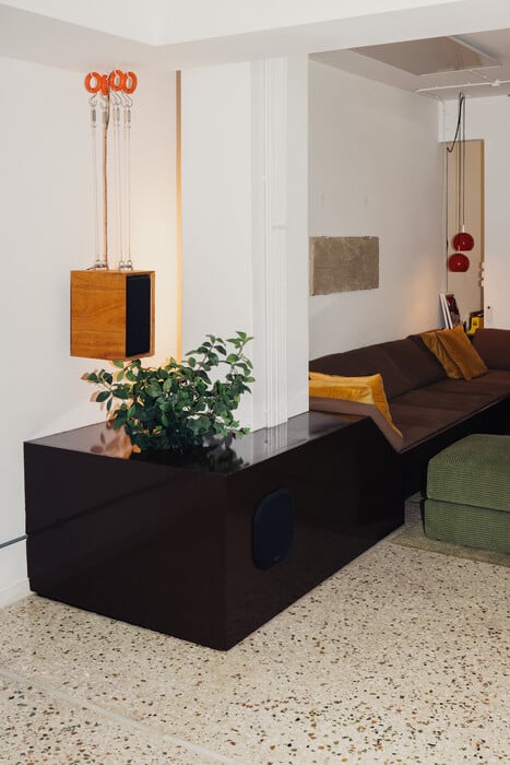 ΕΠΕΞ Ένα σπίτι όπου τα μπάνια έχουν πρωταγωνιστικό ρόλο/Ένα σπίτι με το γούστο του καλλιτέχνη και όλα φτιαγμένα από τον ίδιο