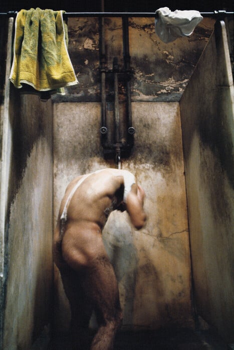 Γκάζι 1982-1984: Οι φωτογραφίες του Νίκου Μάρκου από το παλιό εργοστάσιο εκτίθενται ξανά