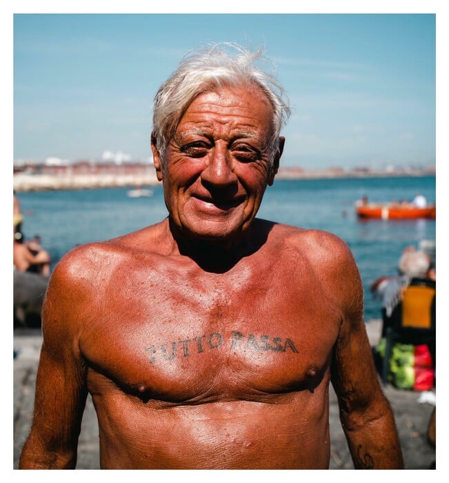 Όλα περνούν, αγόρι μου! Η γλυκόπικρη φιλοσοφία ενός άντρα που τα έχασε όλα