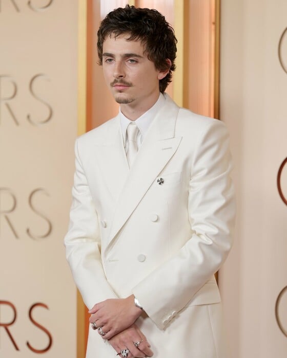 Όσκαρ 2026: Οι εμφανίσεις που ξεχώρισαν στο κόκκινο χαλί