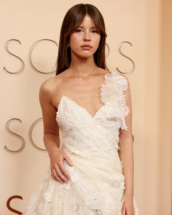 Όσκαρ 2026: Οι εμφανίσεις που ξεχώρισαν στο κόκκινο χαλί