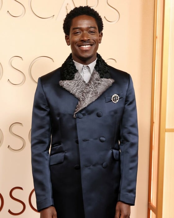 Όσκαρ 2026: Οι εμφανίσεις που ξεχώρισαν στο κόκκινο χαλί