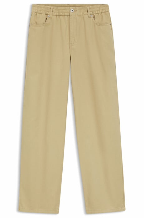 Red Means Go: Η HUGO ντύνει τη γενιά που φτιάχνει το δικό της μέλλον