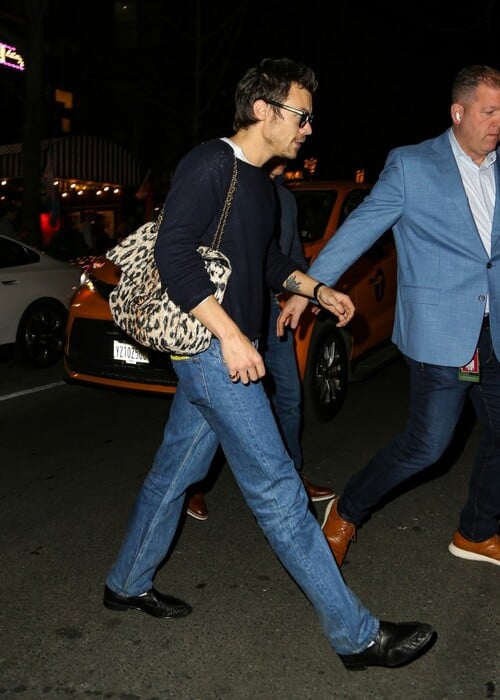 Η Chanel έγινε hip και είναι παντού!