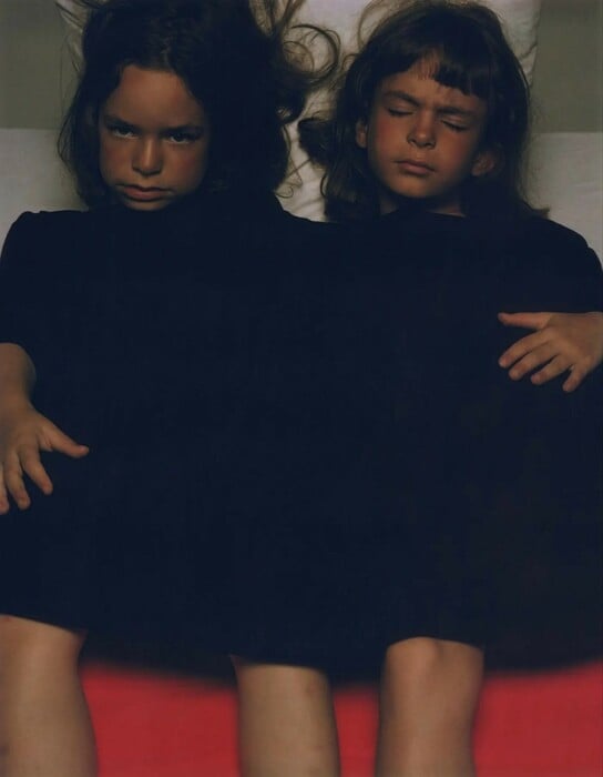 Αγάπα με! Οι Inez & Vinoodh γιορτάζουν 40 χρόνια κοινής ματιάς με μεγάλη αναδρομική έκθεση στη Χάγη