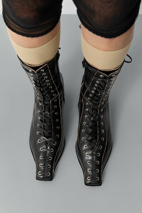 Το Καλό, το Κακό και το Άσχημο: 12 όμορφες-άσχημες τάσεις στα παπούτσια 