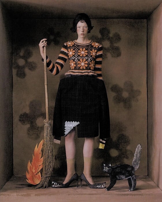 H νέα μόδα, ανάμεσα στην πολυτέλεια και το ευρύ κοινό.