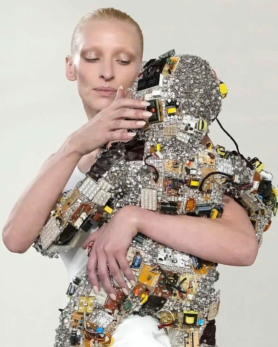 Με την Elsa Schiaparelli δεν βαρέθηκε ποτέ κανείς