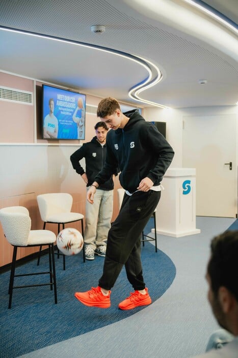 Ο Κωστούλας έπαιξε μπάσκετ, ο Αβδάλας ποδόσφαιρο… και δεν ήταν πρωταπριλιάτικο