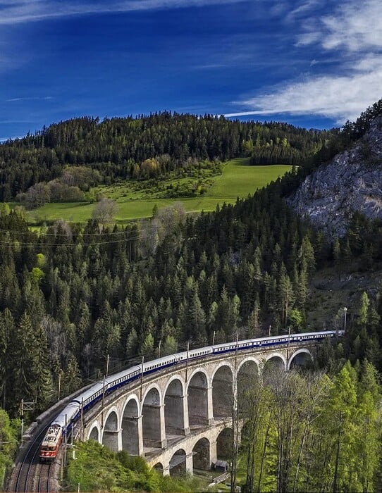 Τη επόμενη φορά, ταξίδεψε με τρένο