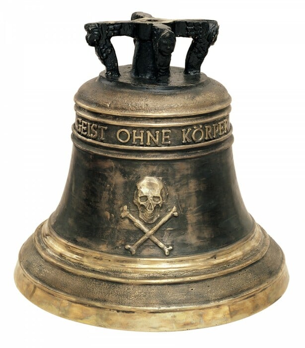 Ο Τόμας Τσιπ, ο καλλιτέχνης που έκανε τις εκθέσεις να μοιάζουν με παράξενα ψυχικά τοπία, πέθανε πρόωρα