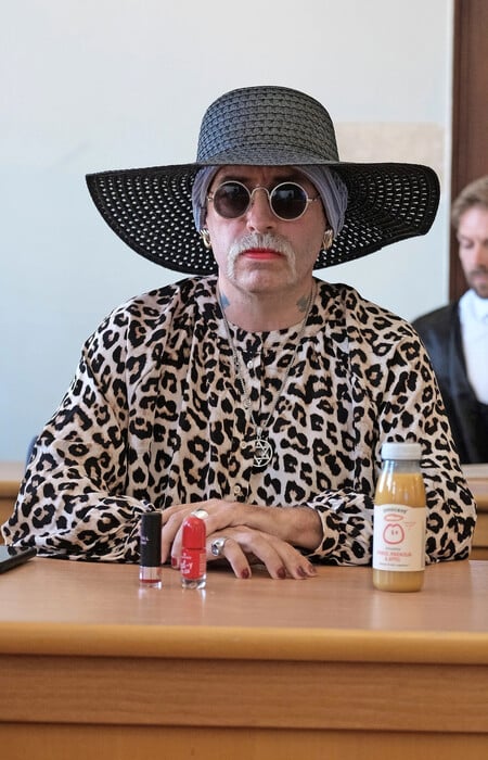 Καταδικασμένη νεοναζίστρια Γερμανίδα τρανς συνελήφθη στην Τσεχία