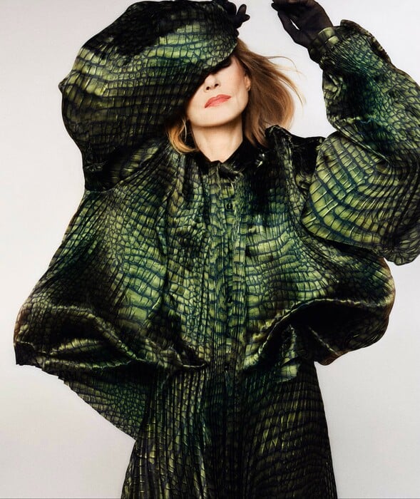 Η Ιζαμπέλ Ιπέρ ξέρει ότι ο πλούτος είναι η πιο επικίνδυνη φαντασίωση