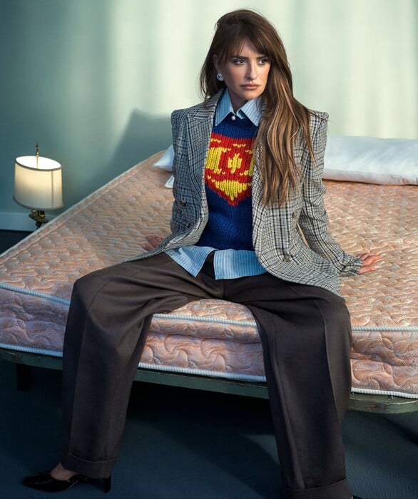 Η Πενέλοπε Κρουθ δεν έχει πάψει να φοβάται. Ούτε να μιλά