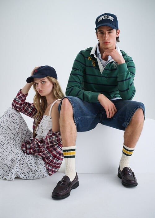 Superdry SS26: Βρετανικό DNA, 90's reboot και σύγχρονο preppy