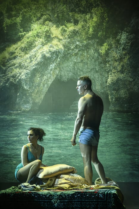 Ο Νίκος Καραθάνος ετοιμάζει ένα ρέκβιεμ και μια γιορτή με αφορμή την ταινία «Τζένη Τζένη»