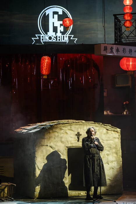 Ο Νίκος Καραθάνος ετοιμάζει ένα ρέκβιεμ και μια γιορτή με αφορμή την ταινία «Τζένη Τζένη»