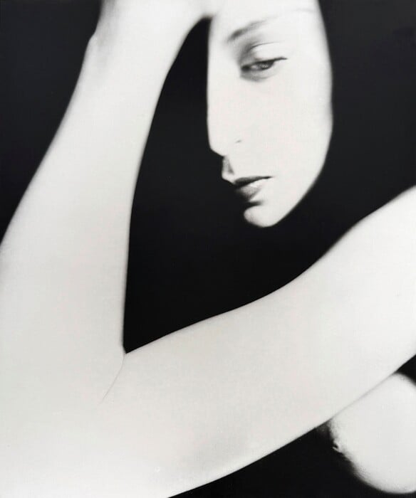 Φαντάσματα, γυμνά και queer στέμματα: τι δείχνει για τη φωτογραφία σήμερα η φετινή AIPAD 